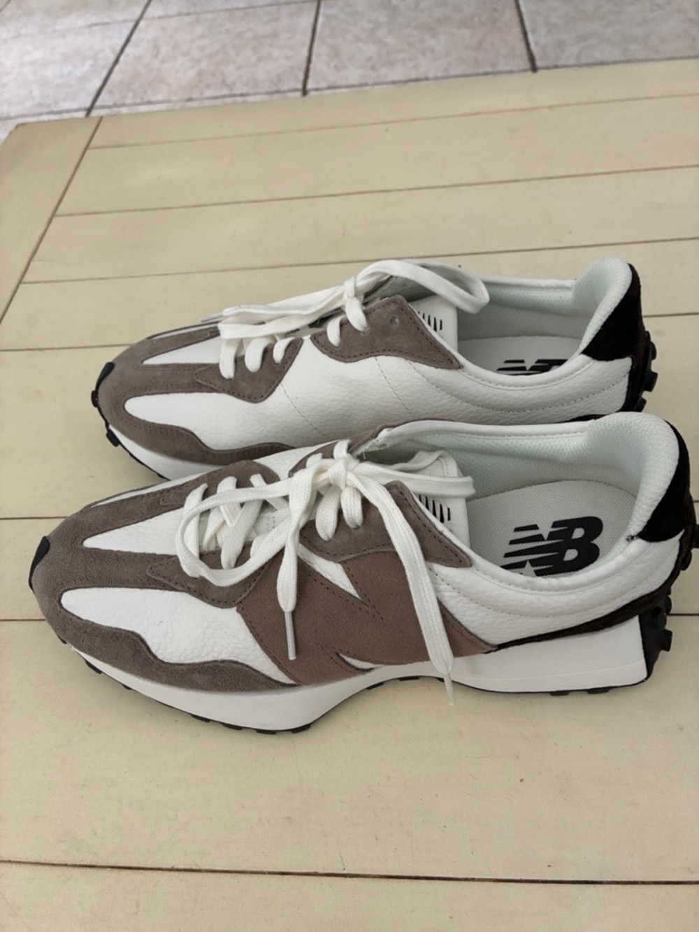 New Balance unisex running shoes. Mens” size 9.5 or women’s size 11. New $169.00 - Picture 4 of 6